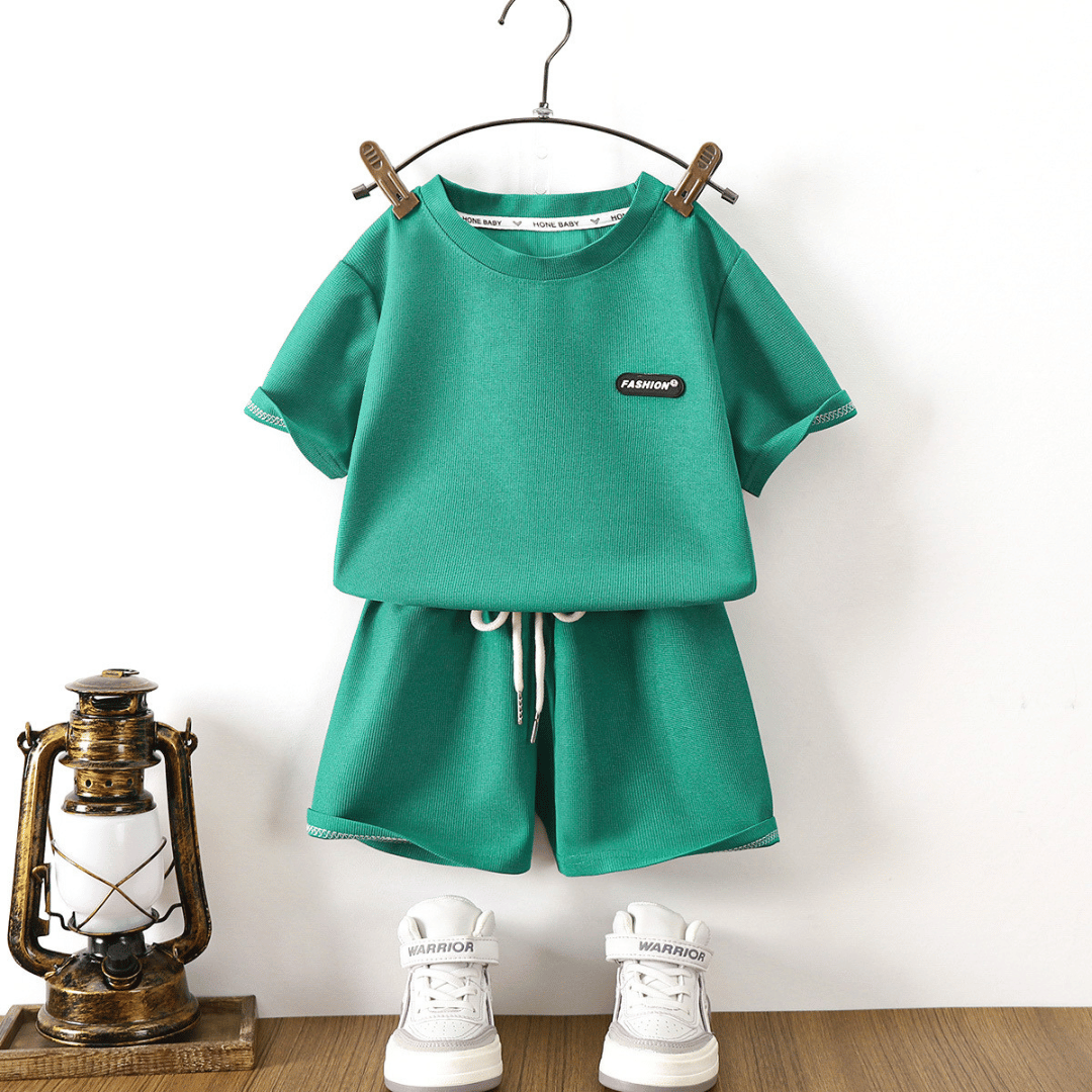 Fresh Green Casual Summer Outfit